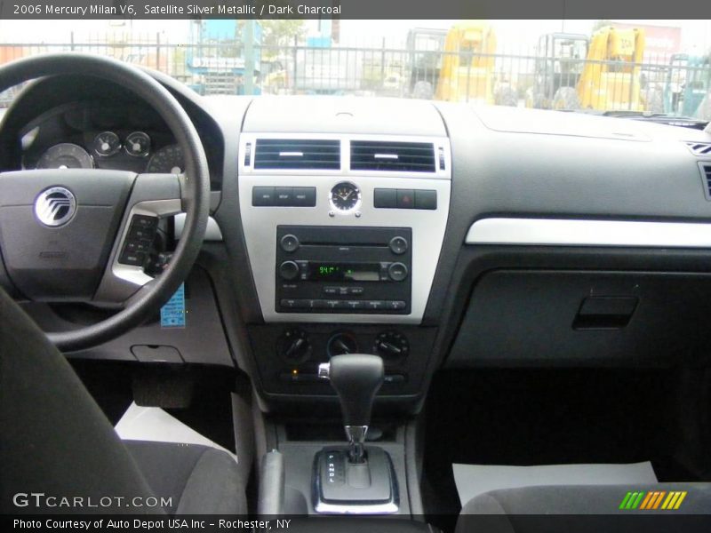 Satellite Silver Metallic / Dark Charcoal 2006 Mercury Milan V6