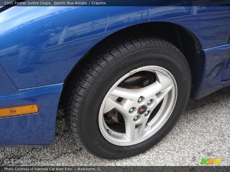 Electric Blue Metallic / Graphite 2005 Pontiac Sunfire Coupe