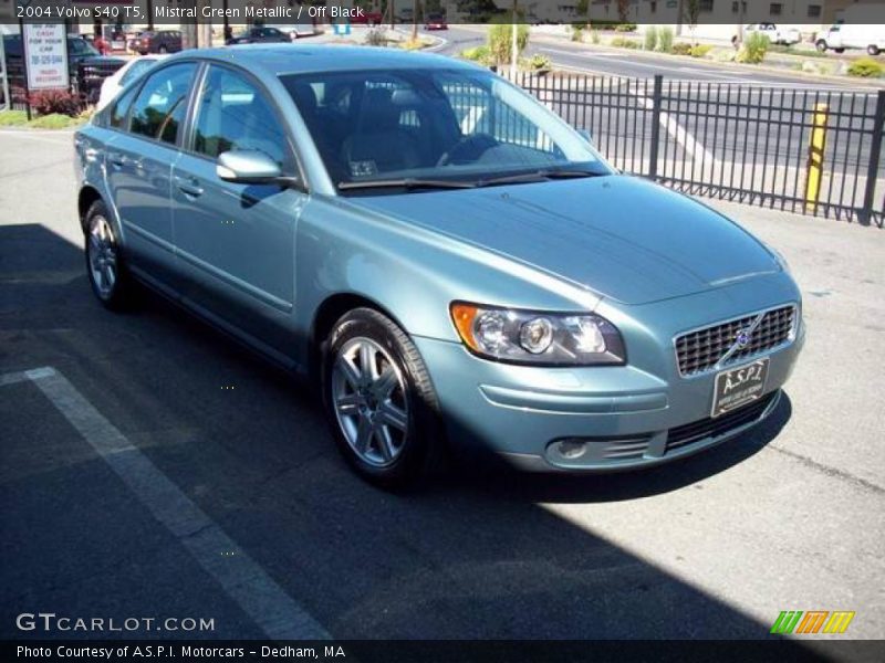 Mistral Green Metallic / Off Black 2004 Volvo S40 T5