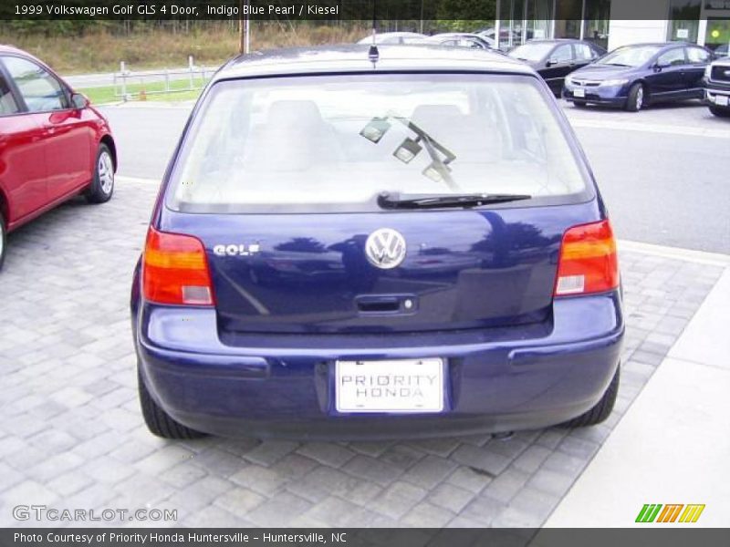 Indigo Blue Pearl / Kiesel 1999 Volkswagen Golf GLS 4 Door