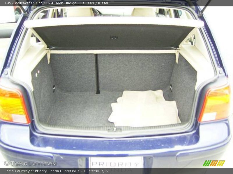 Indigo Blue Pearl / Kiesel 1999 Volkswagen Golf GLS 4 Door