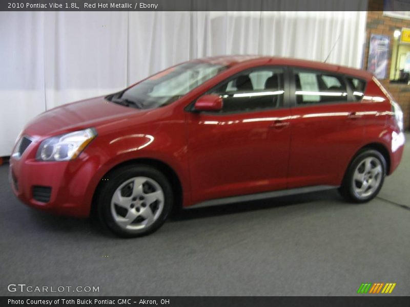 Red Hot Metallic / Ebony 2010 Pontiac Vibe 1.8L