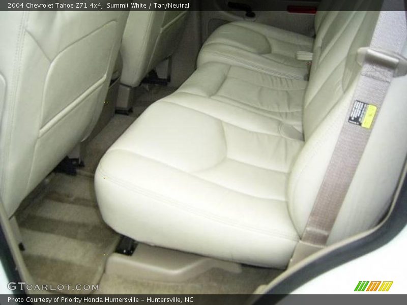Summit White / Tan/Neutral 2004 Chevrolet Tahoe Z71 4x4