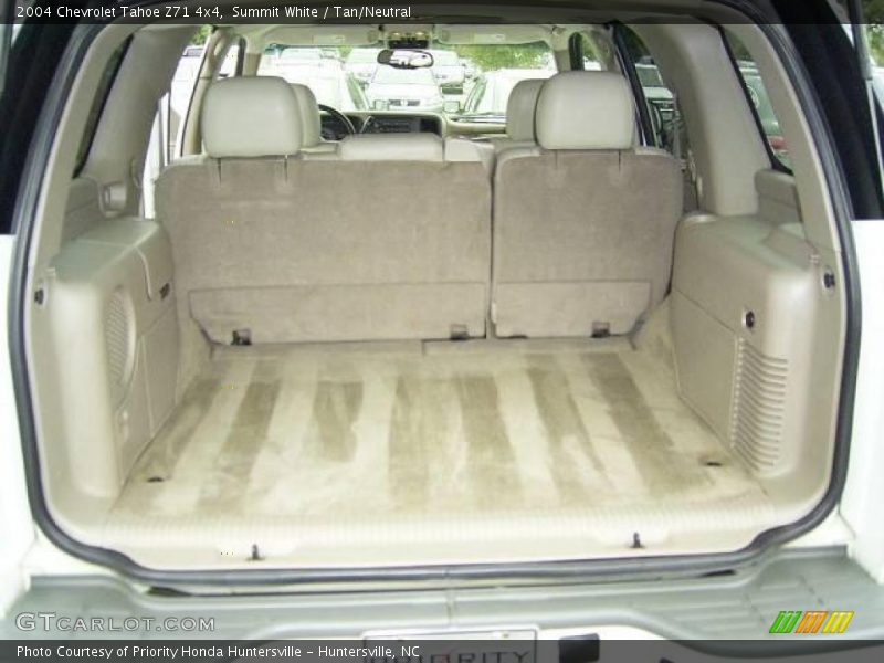 Summit White / Tan/Neutral 2004 Chevrolet Tahoe Z71 4x4