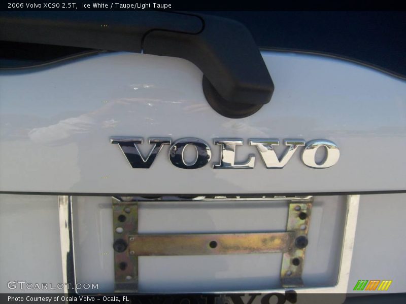Ice White / Taupe/Light Taupe 2006 Volvo XC90 2.5T
