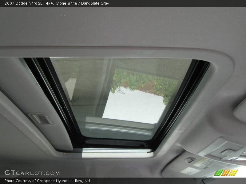 Stone White / Dark Slate Gray 2007 Dodge Nitro SLT 4x4