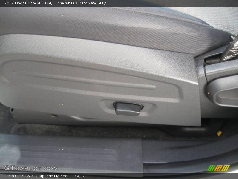 Stone White / Dark Slate Gray 2007 Dodge Nitro SLT 4x4