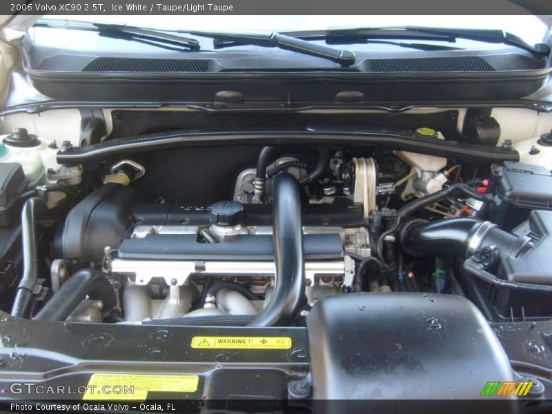Ice White / Taupe/Light Taupe 2006 Volvo XC90 2.5T