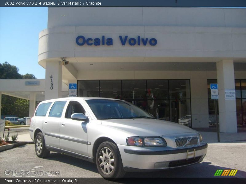 Silver Metallic / Graphite 2002 Volvo V70 2.4 Wagon