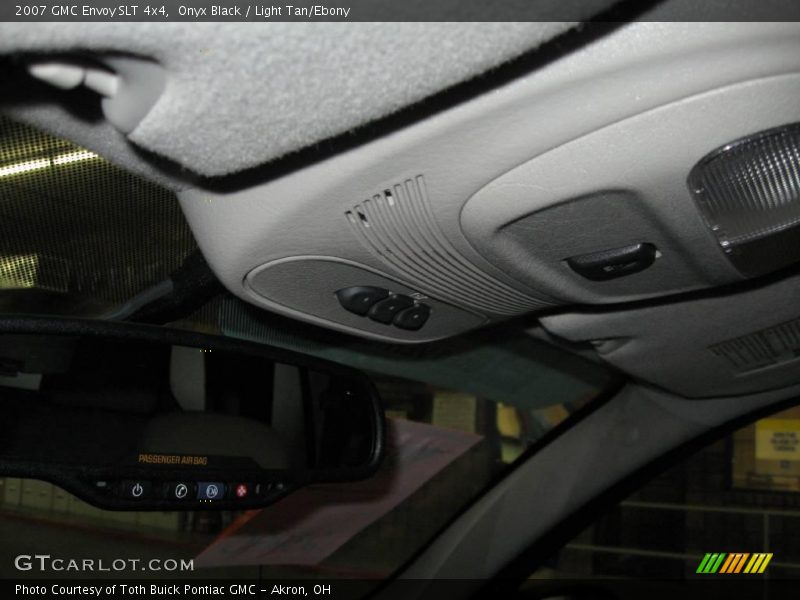 Onyx Black / Light Tan/Ebony 2007 GMC Envoy SLT 4x4