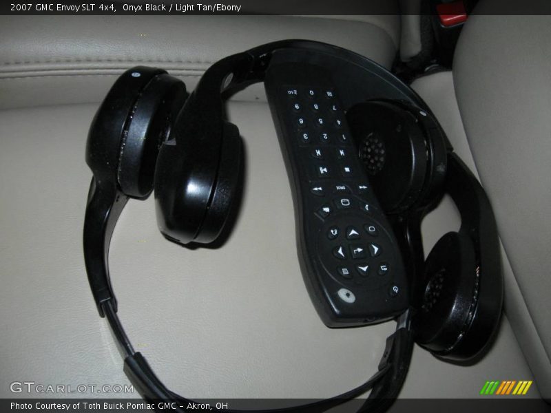 Onyx Black / Light Tan/Ebony 2007 GMC Envoy SLT 4x4