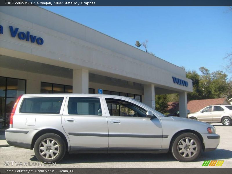 Silver Metallic / Graphite 2002 Volvo V70 2.4 Wagon