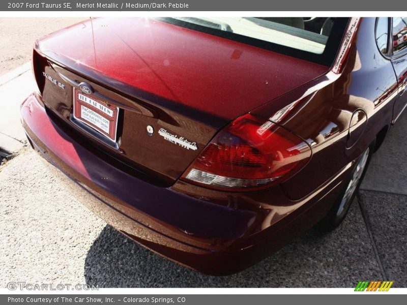 Merlot Metallic / Medium/Dark Pebble 2007 Ford Taurus SE