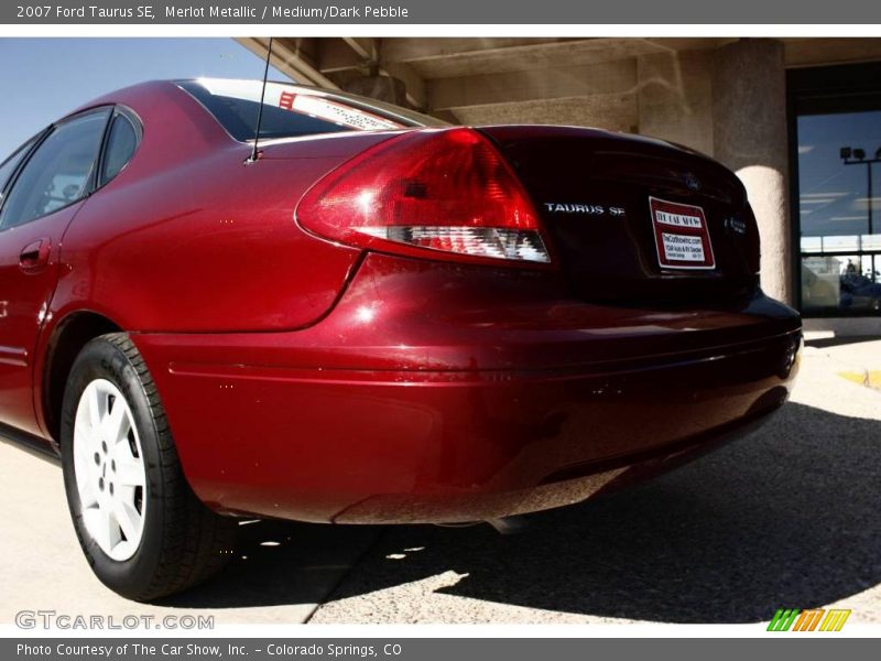 Merlot Metallic / Medium/Dark Pebble 2007 Ford Taurus SE