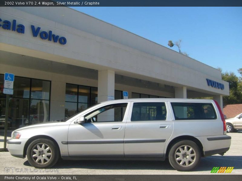 Silver Metallic / Graphite 2002 Volvo V70 2.4 Wagon