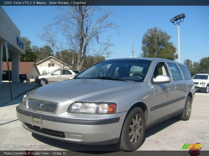 Silver Metallic / Graphite 2002 Volvo V70 2.4 Wagon