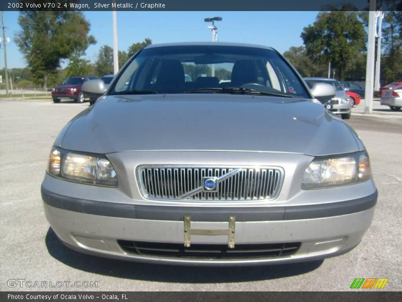 Silver Metallic / Graphite 2002 Volvo V70 2.4 Wagon