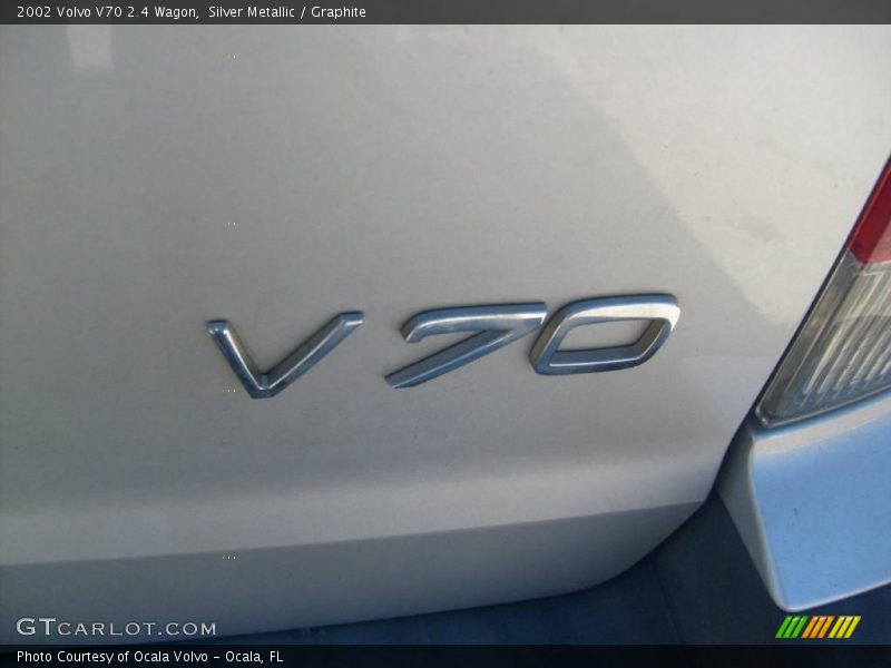 Silver Metallic / Graphite 2002 Volvo V70 2.4 Wagon