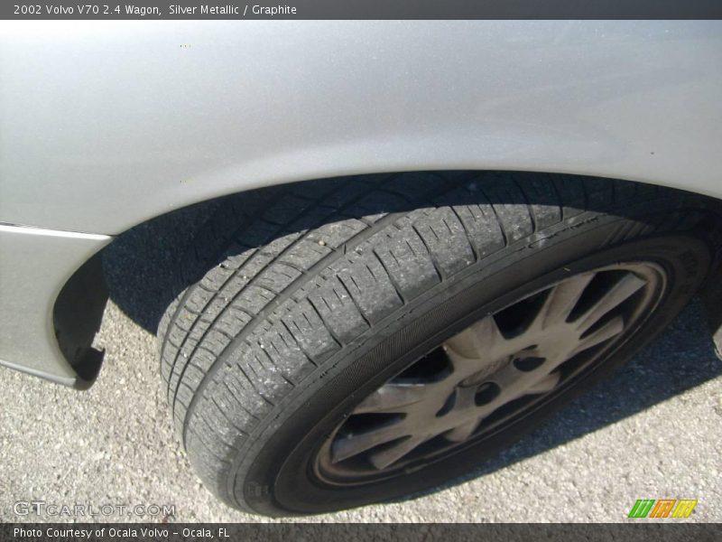 Silver Metallic / Graphite 2002 Volvo V70 2.4 Wagon