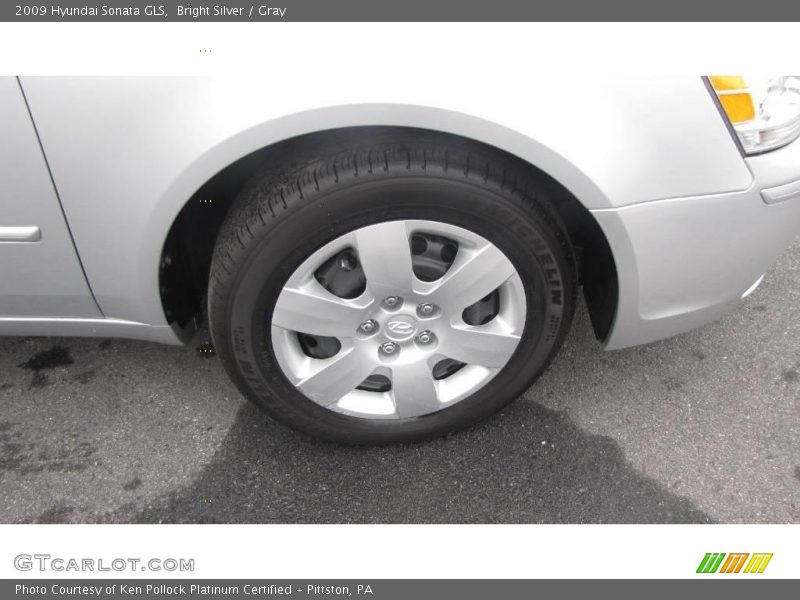 Bright Silver / Gray 2009 Hyundai Sonata GLS