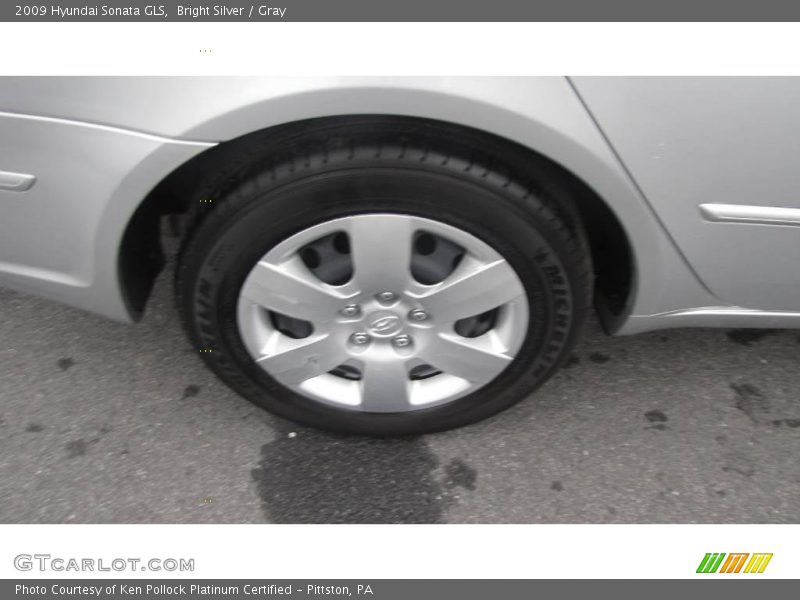 Bright Silver / Gray 2009 Hyundai Sonata GLS
