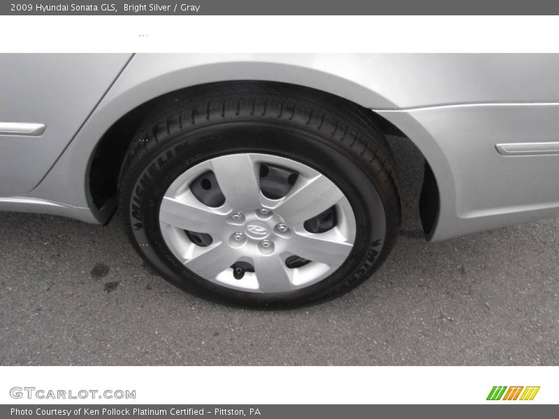 Bright Silver / Gray 2009 Hyundai Sonata GLS