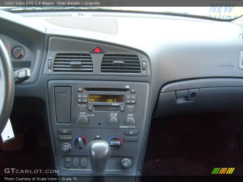 Silver Metallic / Graphite 2002 Volvo V70 2.4 Wagon