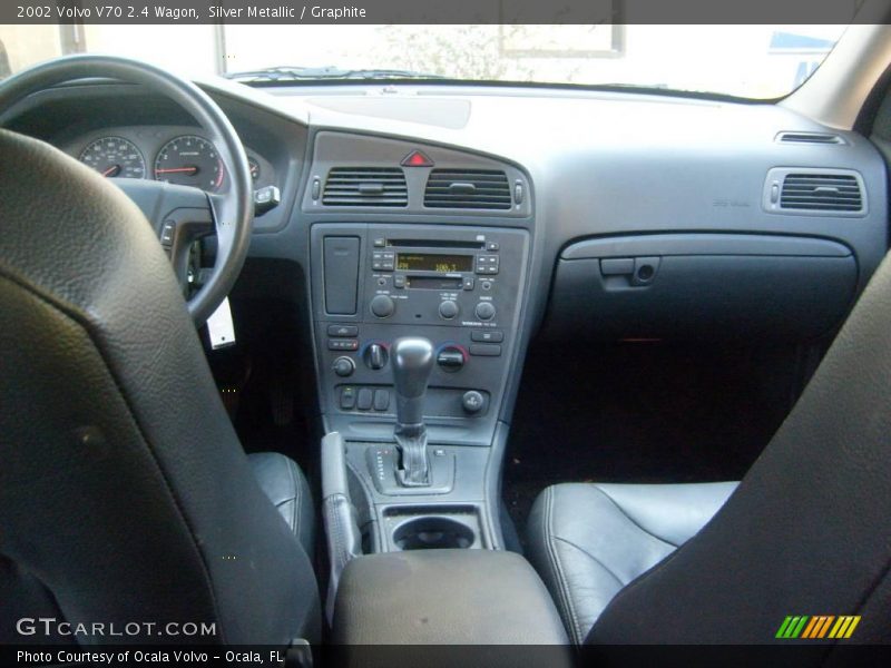 Silver Metallic / Graphite 2002 Volvo V70 2.4 Wagon