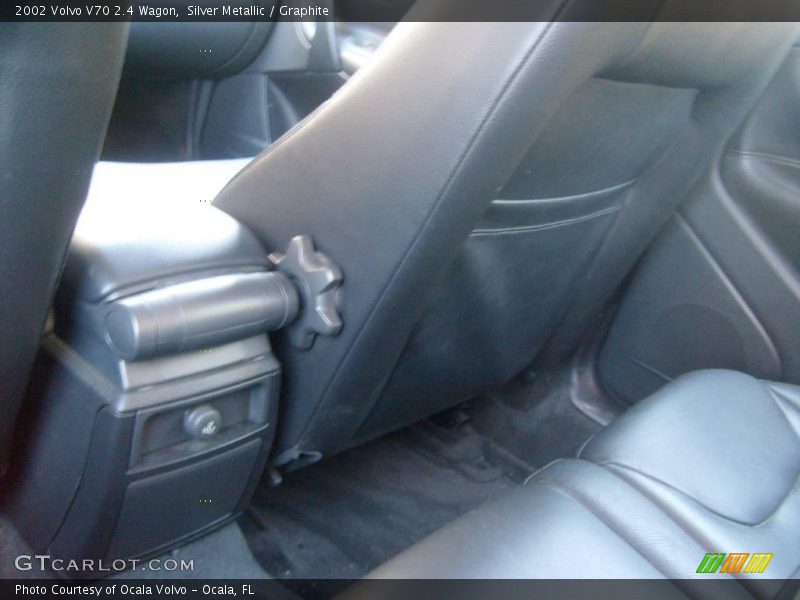 Silver Metallic / Graphite 2002 Volvo V70 2.4 Wagon