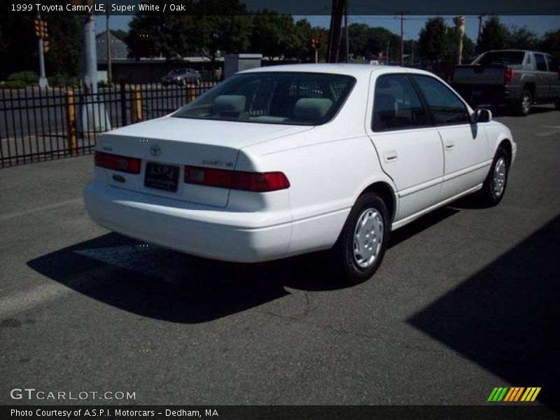 Super White / Oak 1999 Toyota Camry LE