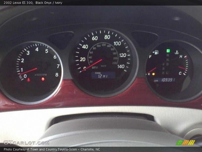 Black Onyx / Ivory 2002 Lexus ES 300