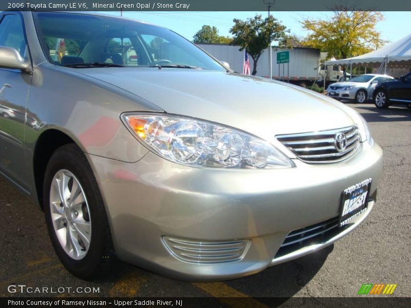 Mineral Green Opal / Stone Gray 2006 Toyota Camry LE V6