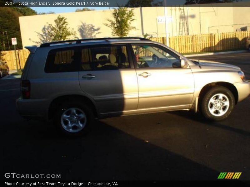 Sonora Gold Pearl / Ivory Beige 2007 Toyota Highlander