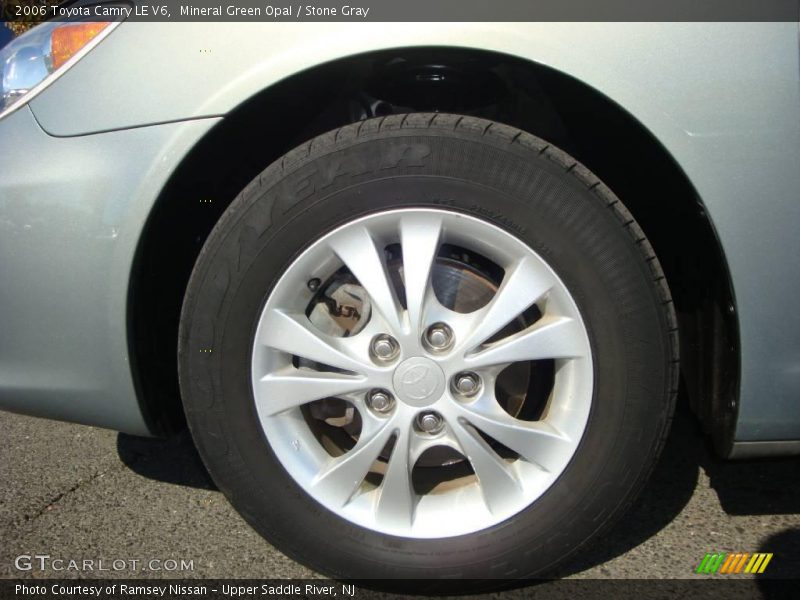 Mineral Green Opal / Stone Gray 2006 Toyota Camry LE V6