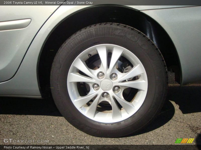 Mineral Green Opal / Stone Gray 2006 Toyota Camry LE V6