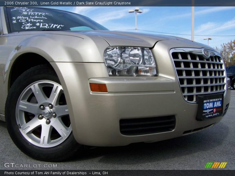 Linen Gold Metallic / Dark Slate Gray/Light Graystone 2006 Chrysler 300