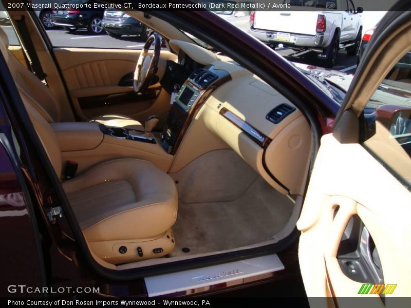 Bordeaux Pontevecchio (Dark Red Metallic) / Avorio 2007 Maserati Quattroporte Executive GT