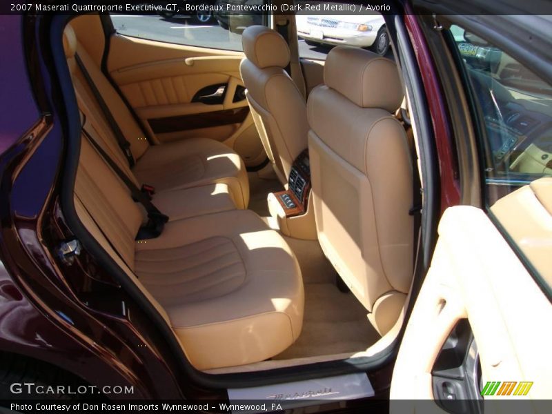 Bordeaux Pontevecchio (Dark Red Metallic) / Avorio 2007 Maserati Quattroporte Executive GT