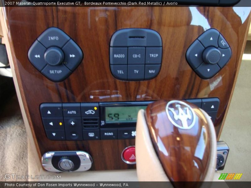 Bordeaux Pontevecchio (Dark Red Metallic) / Avorio 2007 Maserati Quattroporte Executive GT