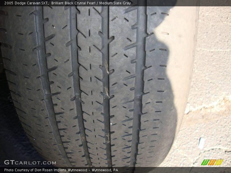 Brilliant Black Crystal Pearl / Medium Slate Gray 2005 Dodge Caravan SXT