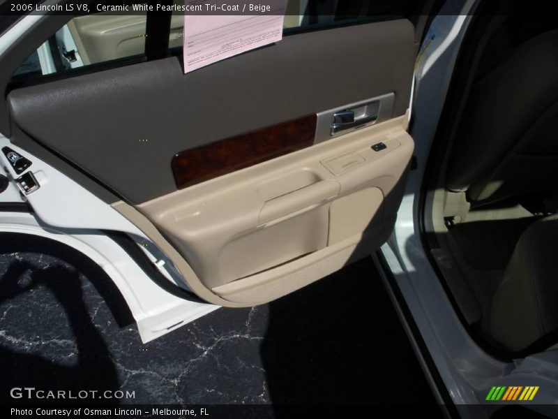 Ceramic White Pearlescent Tri-Coat / Beige 2006 Lincoln LS V8