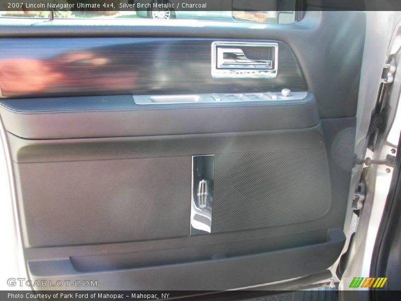 Silver Birch Metallic / Charcoal 2007 Lincoln Navigator Ultimate 4x4