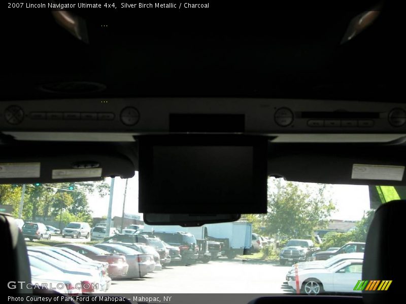 Silver Birch Metallic / Charcoal 2007 Lincoln Navigator Ultimate 4x4
