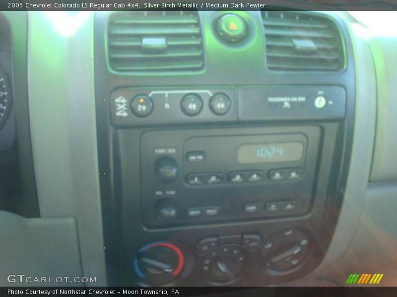 Silver Birch Metallic / Medium Dark Pewter 2005 Chevrolet Colorado LS Regular Cab 4x4