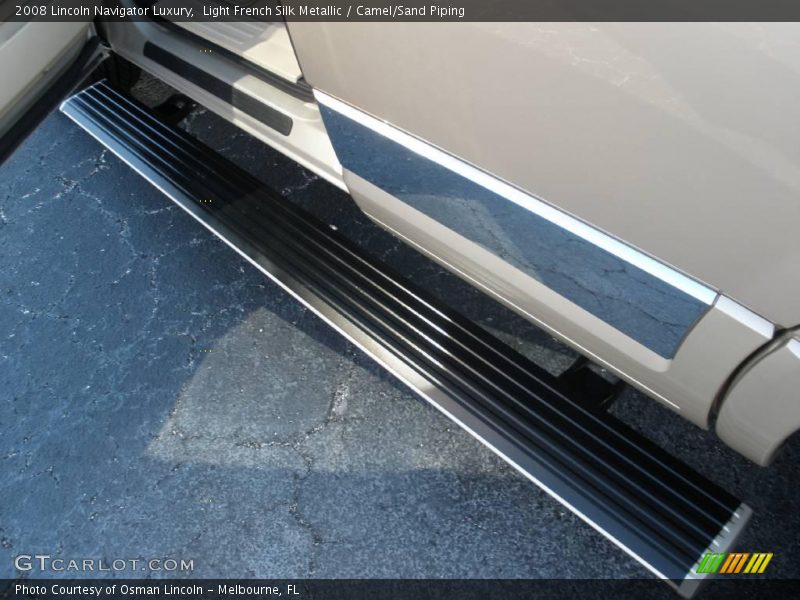 Light French Silk Metallic / Camel/Sand Piping 2008 Lincoln Navigator Luxury