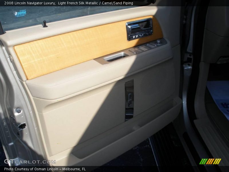 Light French Silk Metallic / Camel/Sand Piping 2008 Lincoln Navigator Luxury