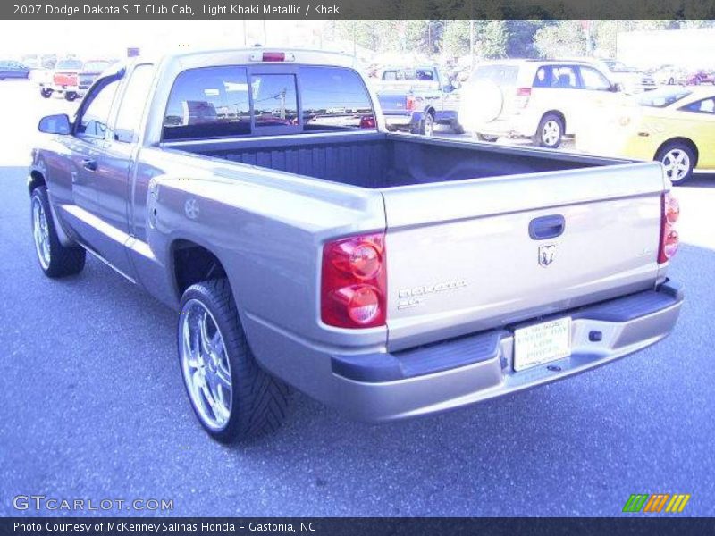 Light Khaki Metallic / Khaki 2007 Dodge Dakota SLT Club Cab