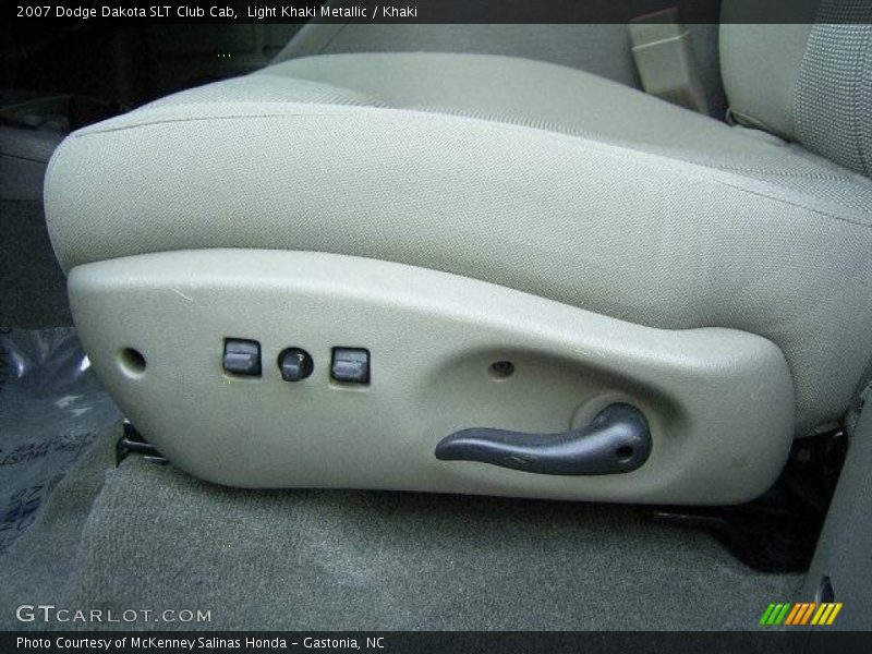 Light Khaki Metallic / Khaki 2007 Dodge Dakota SLT Club Cab