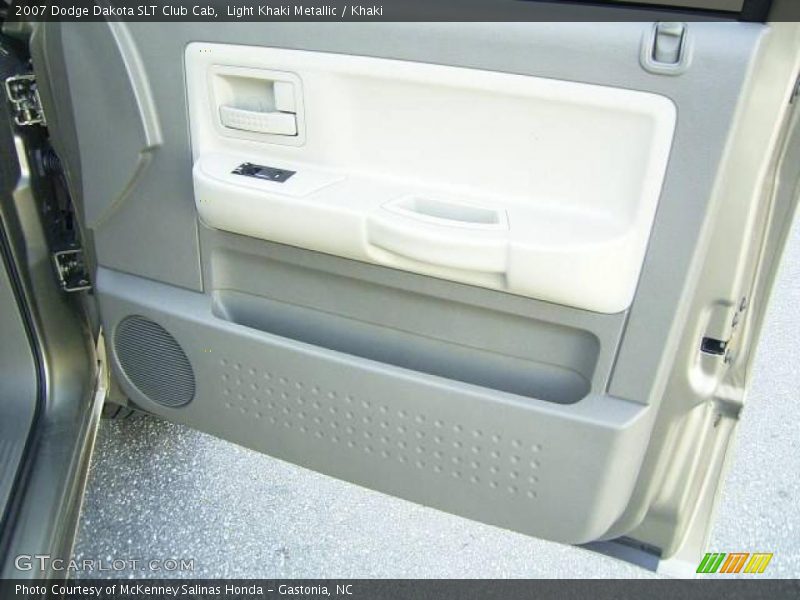 Light Khaki Metallic / Khaki 2007 Dodge Dakota SLT Club Cab