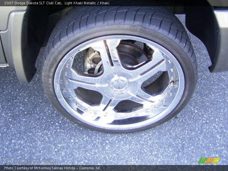 Light Khaki Metallic / Khaki 2007 Dodge Dakota SLT Club Cab